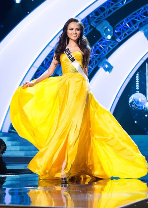 Ngắm trang phục của người đẹp Việt tại Miss Universe