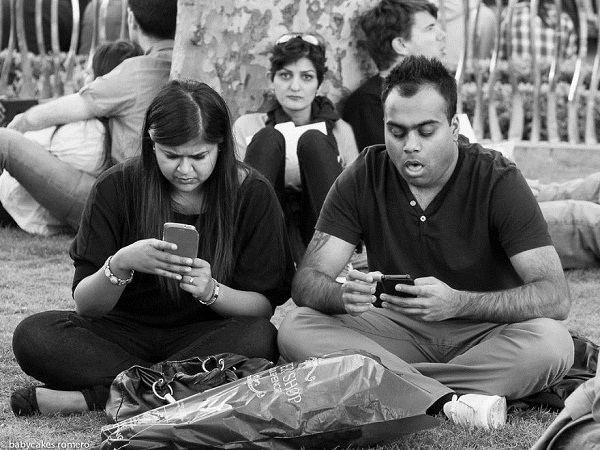 [Bộ ảnh] Sự chết dần của giao tiếp trong thời đại smartphone đáng để suy ngẫm