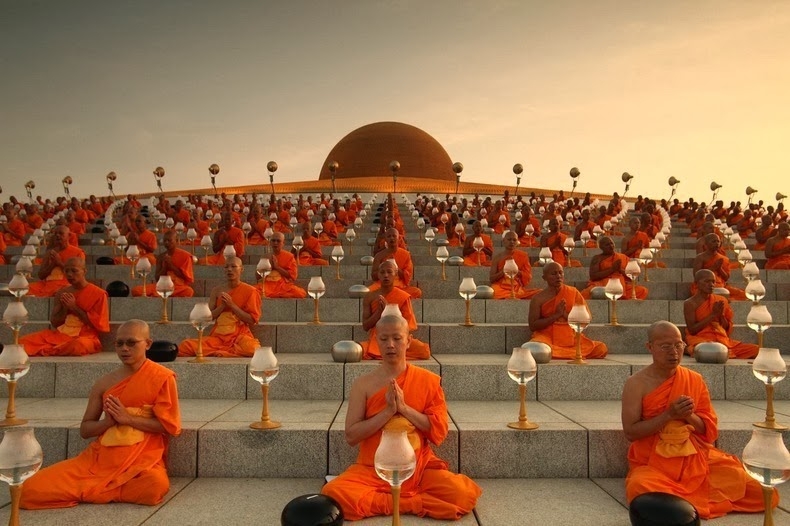 Bất ngờ với 1 triệu tượng phật vàng tại điện thờ khổng lồ Thái Lan