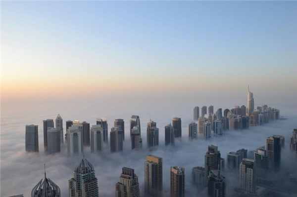Những tòa nhà đâm xuyên tầng mây ở Dubai ngày nay. (Ảnh: Internet)