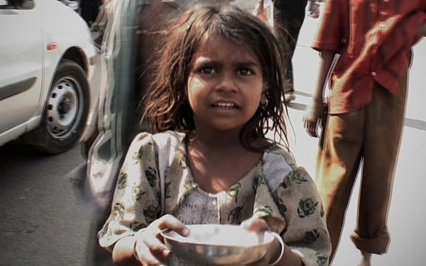300.000 trẻ em Ấn Độ đang phải đi xin ăn mỗi ngày.
