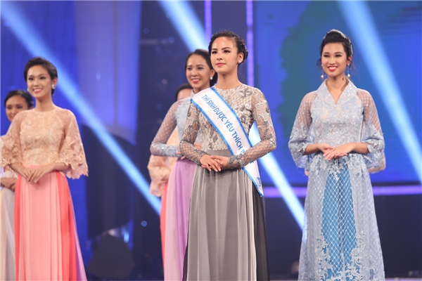 Thí sinh được khán giả yêu thích nhất trong mùa giải năm nay: Quỳnh Nga - cô gái đến từ thủ đô Hà Nội.