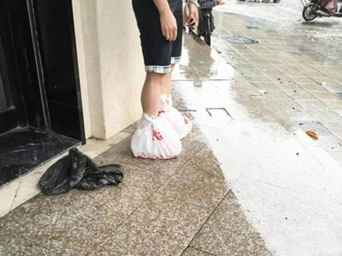 Giày chuyên dụng dành cho trời mưa. (Ảnh: Internet)