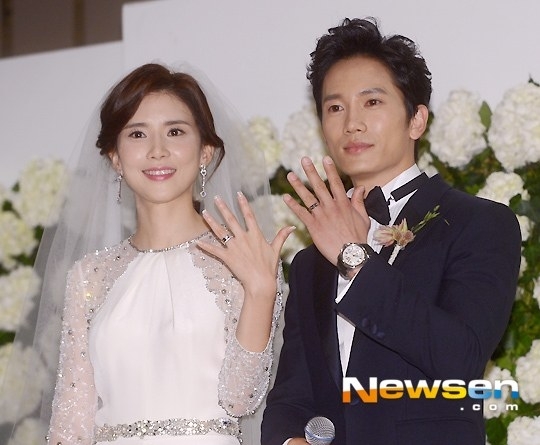 Hai vợ chồng tài tử Ji Sung - Lee Bo Young