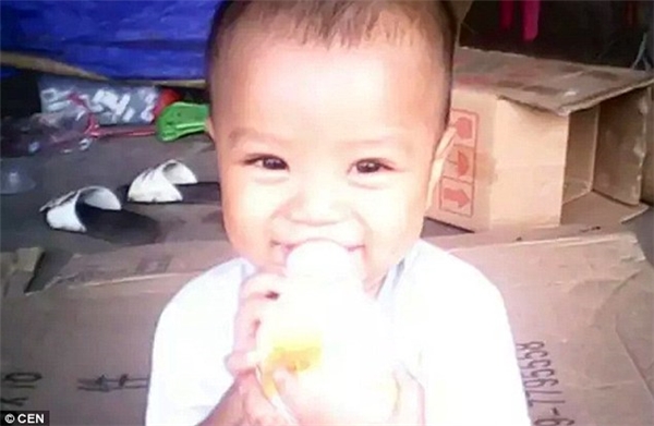 Con trai của anh - cậu bé Chen Zhaoyuan đã mất tích từ 15 tháng trước.