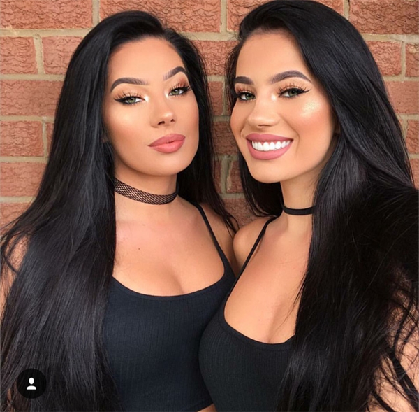 Cuộc sống hoàn hảo không tì vết của cặp chị em sinh đôi sexy nhất mạng xã hội