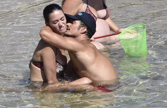 Gương mặt của Katy khi Orlando Bloom tặng cho cô nụ hôn