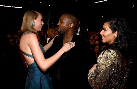 Taylor Swift và vợ chồng Kanye-Kim tại lễ trao giải Grammy năm 2015 (Ảnh: Internet)
