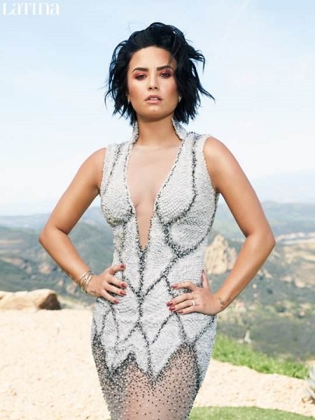 Demi Lovato trên bìa tap chí Latina số tháng 6/2016. (Ảnh: Internet)