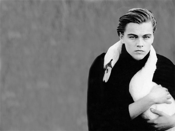 Leonardo DiCaprio từ hoàng tử vạn người mê thành quí ông phát tướng