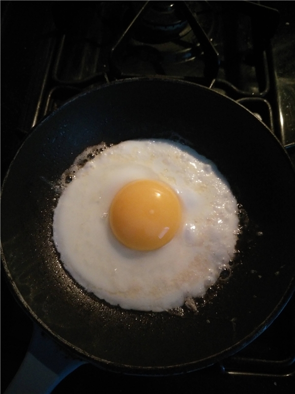 21. Quả trứng tròn và đẹp mắt thế này thì ai nỡ ăn.