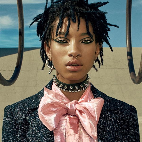 Willow được Teen Vogue đánh giá là biểu tượng thời trang mới.