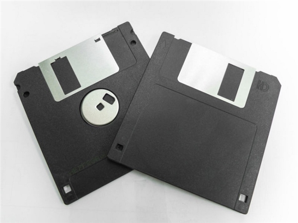 Đĩa mềm (floppy disk)