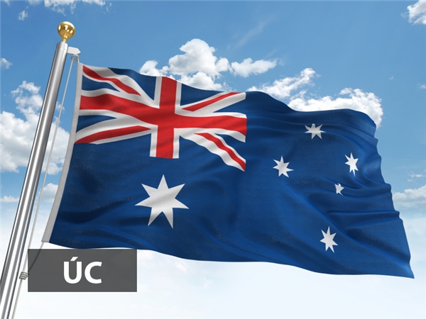 Quốc kỳ Úc có nền màu lam với Hiệu kỳ Liên minh tại góc kéo cờ trên hiện thân cho quốc kỳ Anh. Ngôi sao lớn bảy cánh tại góc kéo cờ dưới tượng trưng cho liên bang và năm ngôi sao còn lại đại diện cho chòm sao Thập Tự đặc trưng cho Nam bán cầu.