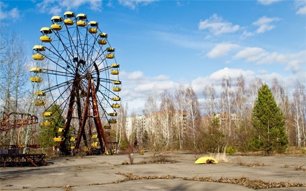 Bị ảnh hưởng của thảm hoạ hạt nhân Chernobyl, từ năm 1986 thành phố Pripyat, Ukraine trở thành nơi hoang vắng và nhiều đồn đoán đây là nơi tập trung các oan hồn trong thảm họa trên.