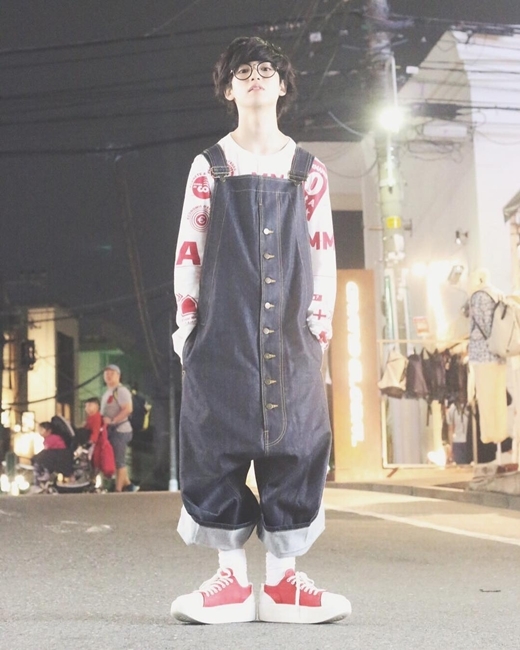 Vừa vintage lại vô cùng thời thượng, Yutaro luôn là tâm điểm trên đường với phong cách thời trang mới lạ.