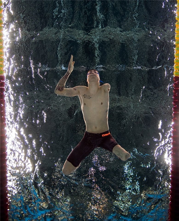 VĐV Brazil Talisson Glock đang thi đấu cho nội dung bơi hỗn hợp cá nhân nam 200m. (Ảnh: Simon Lodge)