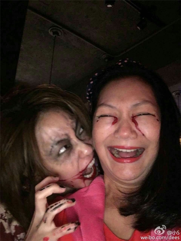Mẹ con Tiểu S khiến fan rớt tim với màn hóa trang zombie kinh hoàng.