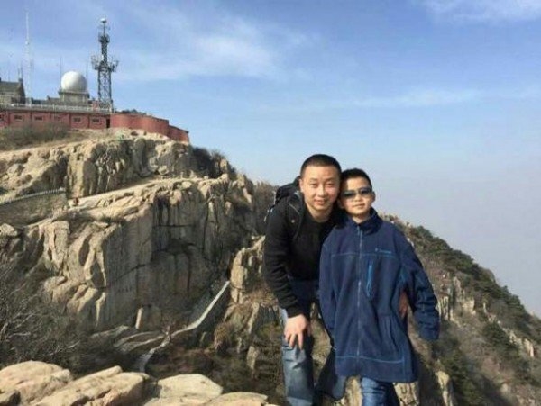 Hai cha con Cao Yinpeng. (Ảnh: China Daily)