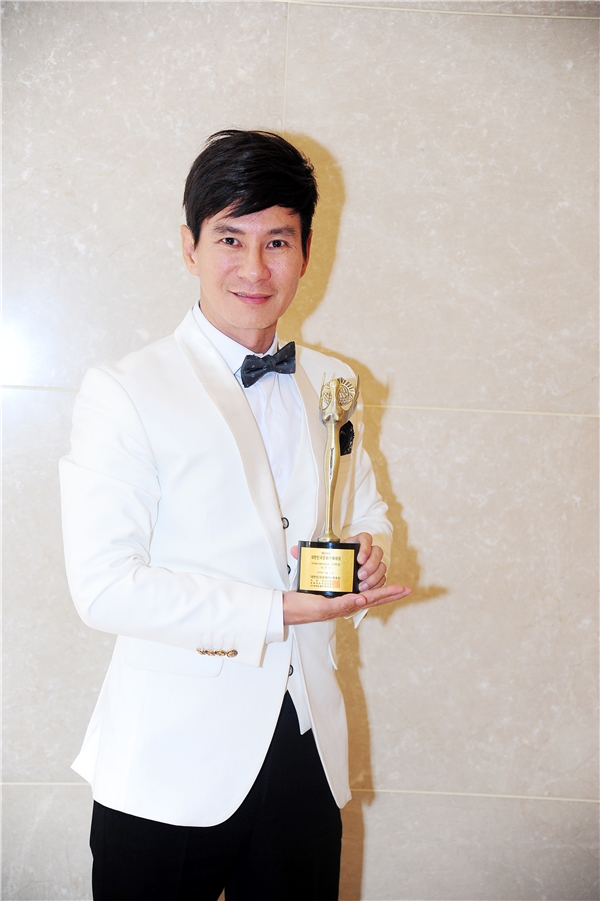 Lý Hải bất ngờ đoạt giải thưởng Đạo diễn xuất sắc nhất Châu Á - Tin sao Viet - Tin tuc sao Viet - Scandal sao Viet - Tin tuc cua Sao - Tin cua Sao