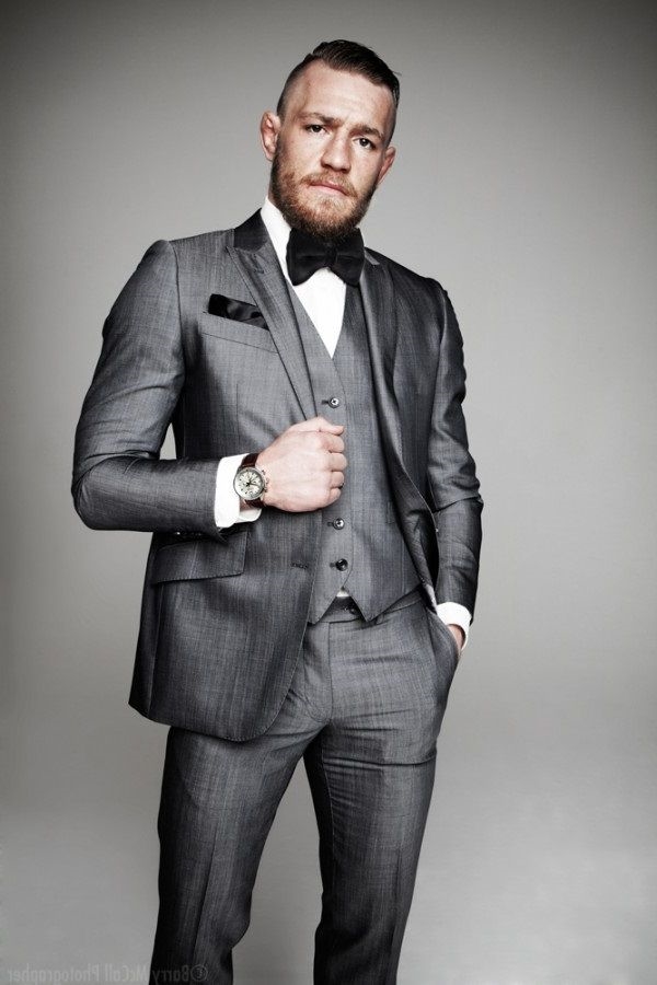 Conor McGregor không chỉ thành công trên sàn đấu mà còn gây ấn tượng với gu thời trang kiểu đại gia Gatsby. 