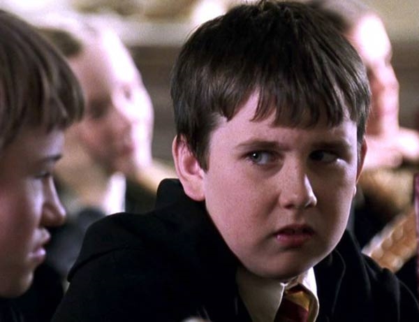 Hậu “lột xác”, cậu béo của Harry Potter đính hôn với bạn gái xinh đẹp