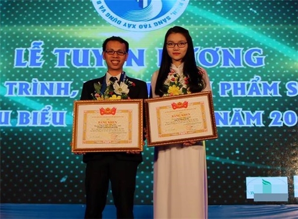 Cô gái nhỏ được vinh danh tại giải thưởng "Festival Sáng tạo trẻ toàn quốc lần 9".