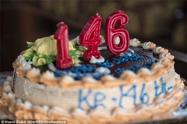 Cụ vừa được gia đình tổ chức sinh nhật lần thứ 146.