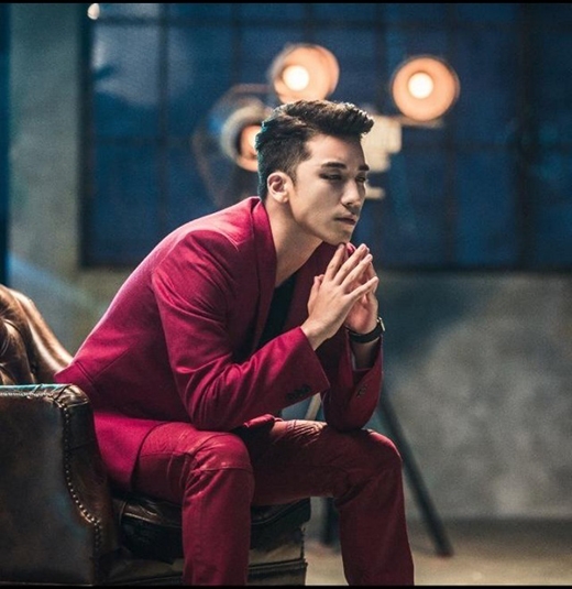 Cậu em út tài năng của BigBang là thành viên đầu tiên 'đổ bộ Kpop' với album solo dự định ra mắt trong tháng 3 tới.