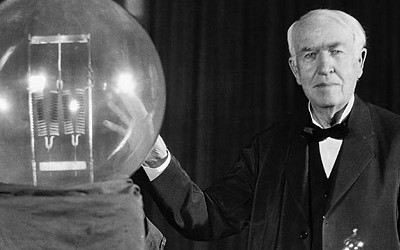 Thomas Edison là chủ nhân của hơn 1093 bằng sáng chế.