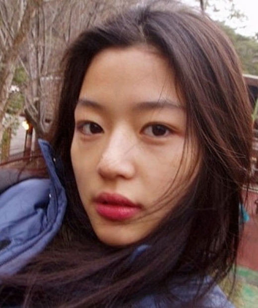 Jun Ji Hyun đã được khen ngợi nhiều lần bởi khuôn mặt mộc của cô ấy, thời gian dường như đã bỏ quên con người này rồi thì phải!