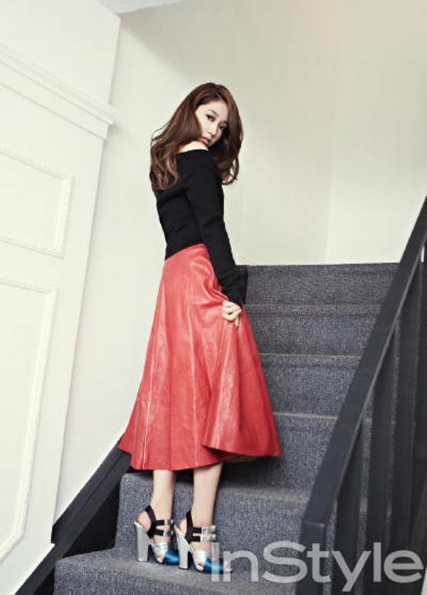 Park Shin Hye quyến rũ mê hoặc cùng sắc đỏ