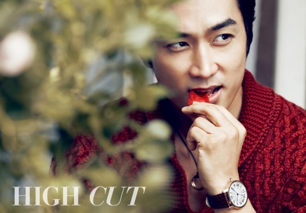 "Hoàng tử mùa thu" Song Seung Hun khoe nét lãng tử trên tạp chí High Cut
