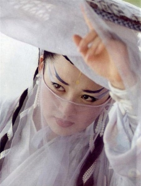 
	
	Hứa Tịnh (CTV - 2001), thể hiện nhân vật Nhậm Doanh Doanh thành công nhất và để lại ấn tượng nhiều nhất.