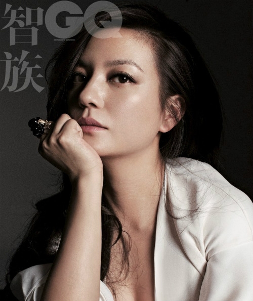
	
	Năm 2005, với bộ phim A Time to Love, giúp Triệu Vy mang về giải thưởng Nữ diễn viên chính xuất sắc tại LHP Quốc tế Thượng Hải.