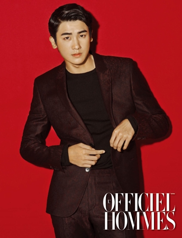 Hyung Sik (ZE:A) khoe nét thư sinh bảnh bao trên tạp chí