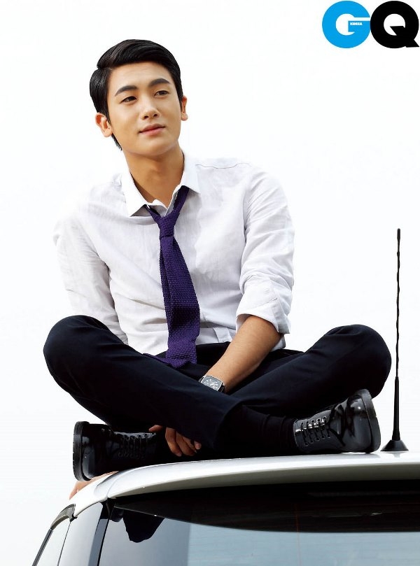 Hyung Sik (ZE:A) khoe nét thư sinh bảnh bao trên tạp chí