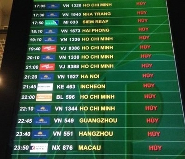 
	
	Nhiều chuyến bay đến Đà Nẵng bị hủy.