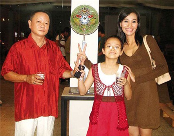
	
	Gia đình hạnh phúc của cô - Tin sao Viet - Tin tuc sao Viet - Scandal sao Viet - Tin tuc cua Sao - Tin cua Sao