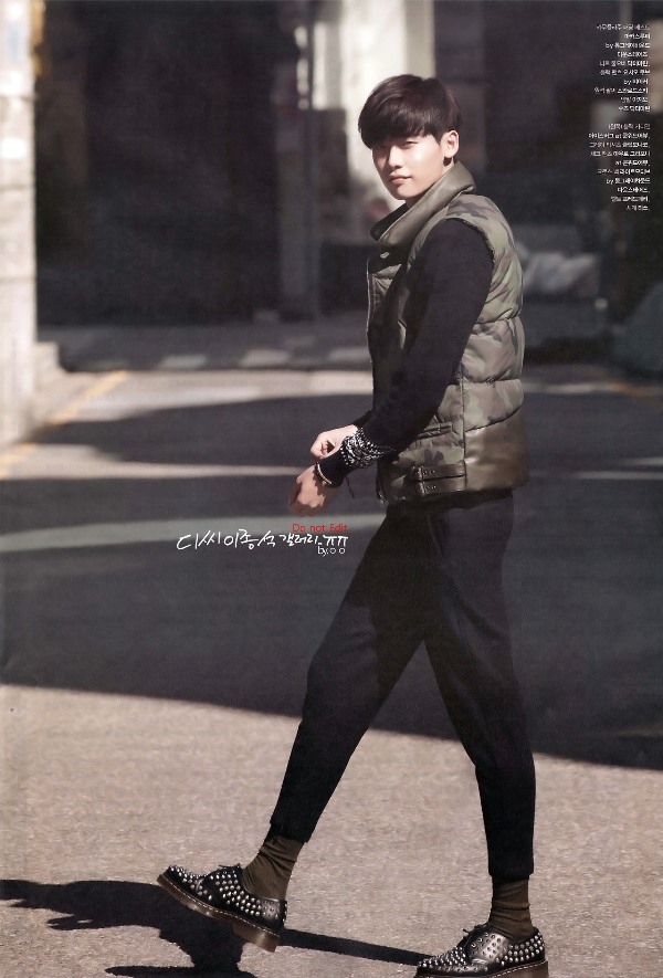 Lee Jong Suk thống trị tạp chí Star 1 với nét đẹp hoàn hảo
