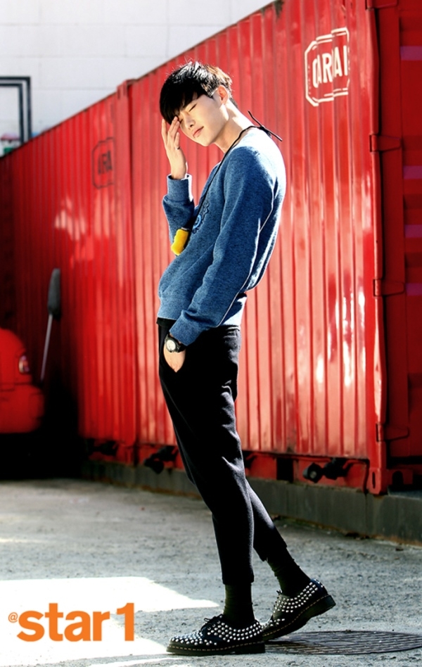 Lee Jong Suk thống trị tạp chí Star 1 với nét đẹp hoàn hảo