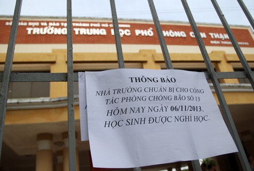 Tin bão đổ bộ vào Sài Gòn ngập tràn cộng đồng mạng