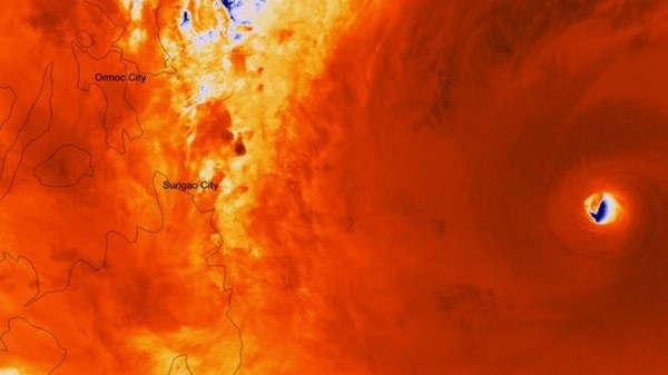 Cận cảnh siêu bão Haiyan mạnh nhất hành tinh