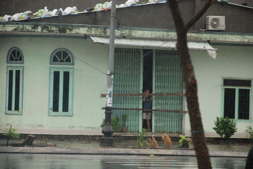 
	
	Lượng mưa ở Đà Nẵng đã giảm dần
	
	
	Người dân Đà Nẵng đã bắt đầu ra ngoài mua thêm các nhu yếu phẩm cần thiết