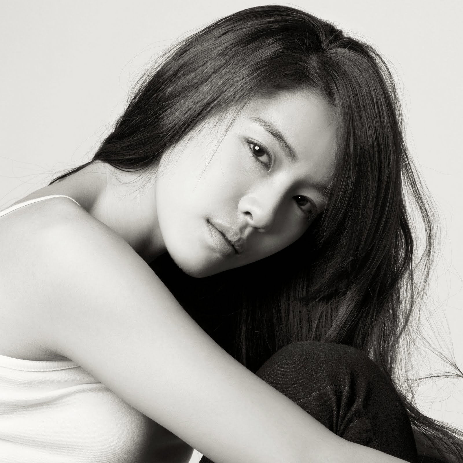 
	
	Son Na Eun – Apink với 48 phiếu về mắt
	
	
	Taeyeon – Girl’s Generation 34 phiếu về mắt.
	
	
	Ji Young – Kara với 78 phiếu về mũi
	
	
	Kahi với 44 phiếu về mũi.
	
	
	Hwang Jung Eun với 79 phiếu về đường nét khuôn mặt
	
	
	Goo Hara – Kara với 43 phiếu về đường nét khuôn mặt.