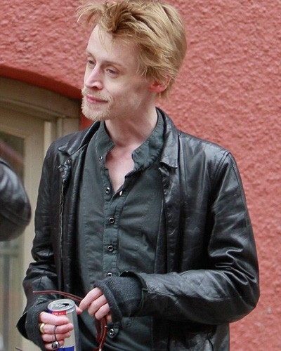 
	
	Bức ảnh lúc Macaulay mệt mỏi, già nua.