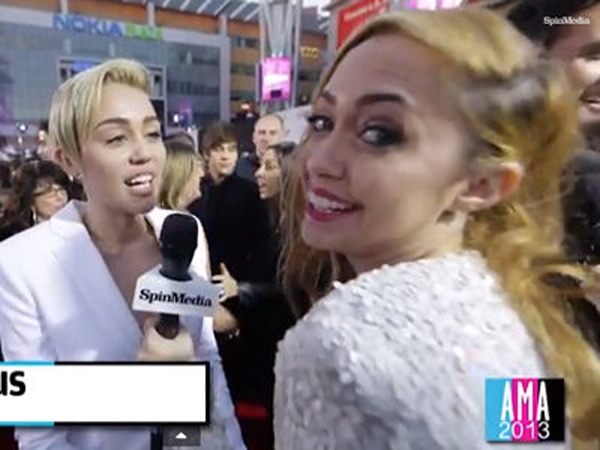 
	
	Miley trả lời phỏng vấn