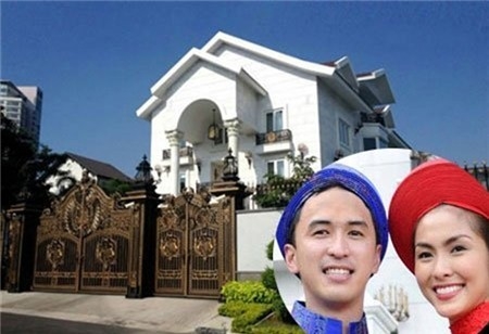 
	
	Là một gia đình rất nổi tiếng nhưng cũng kín tiếng, rất khó để có thể tiếp cận vào bên trong biệt thự hoành tráng và xa hoa của nhà chồng Tăng Thanh Hà.