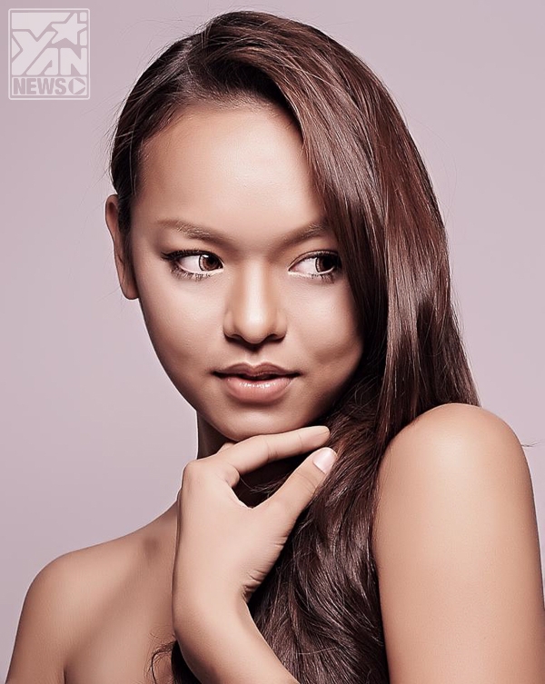 Quỳnh Mai khoe vẻ gợi cảm cùng phong cách make up trong suốt
