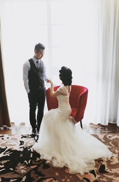 Nhà thiết kế Cao Minh Tiến - Bí kíp chọn váy cưới cho các cô dâu